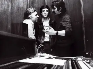 José Mário Branco (direita), com Rui Veloso (centro) e Carlos do Carmo (esquerda) em 1985