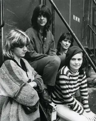 Raincoats em 1979