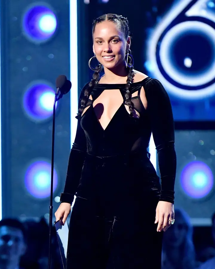 Alicia Keys subiu ao palco para apresentar