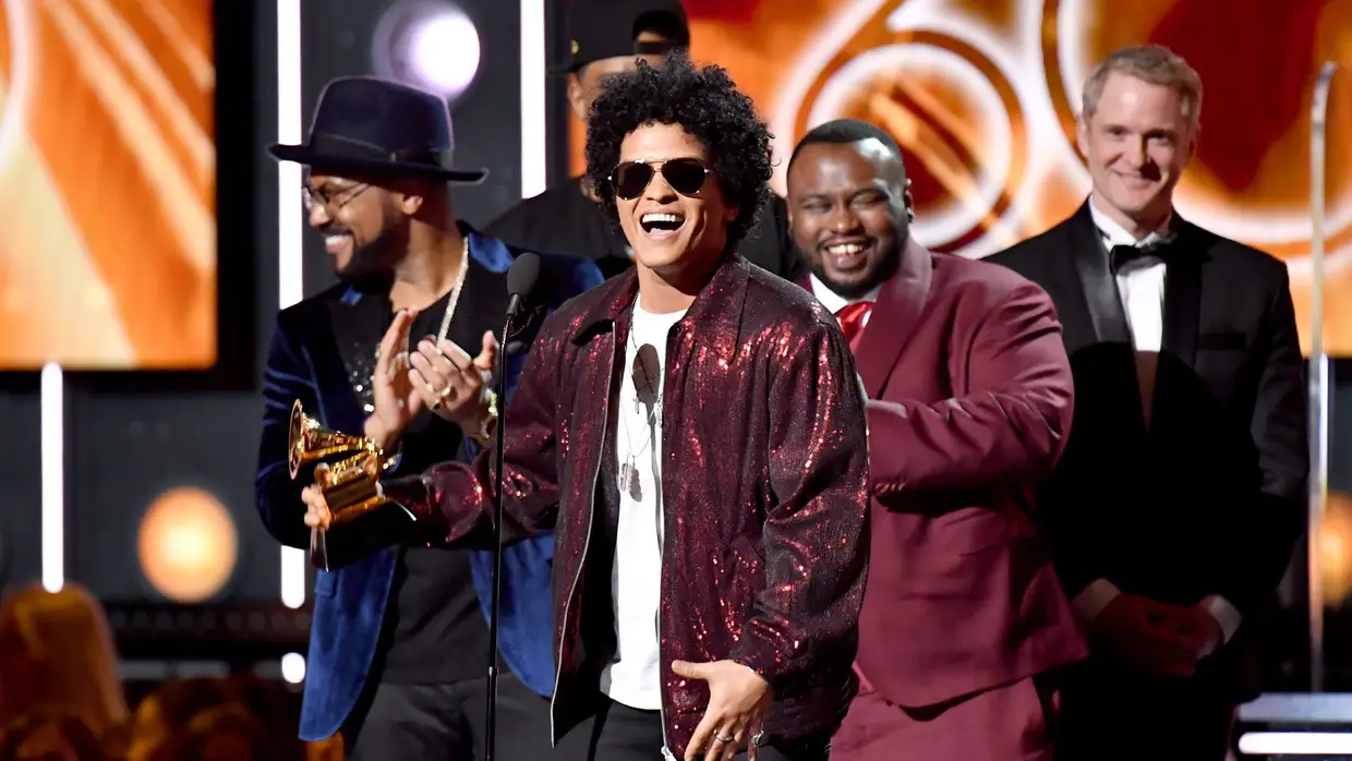 Bruno Mars foi o grande vencedor da noite