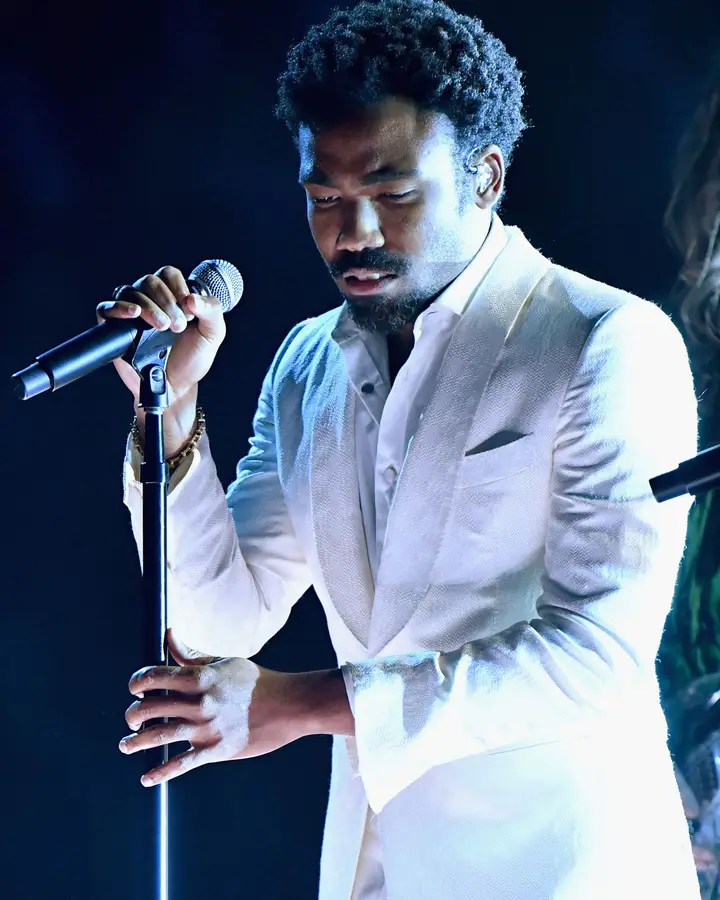 Childish Gambino subiu ao palco para interpretar "Terrified"