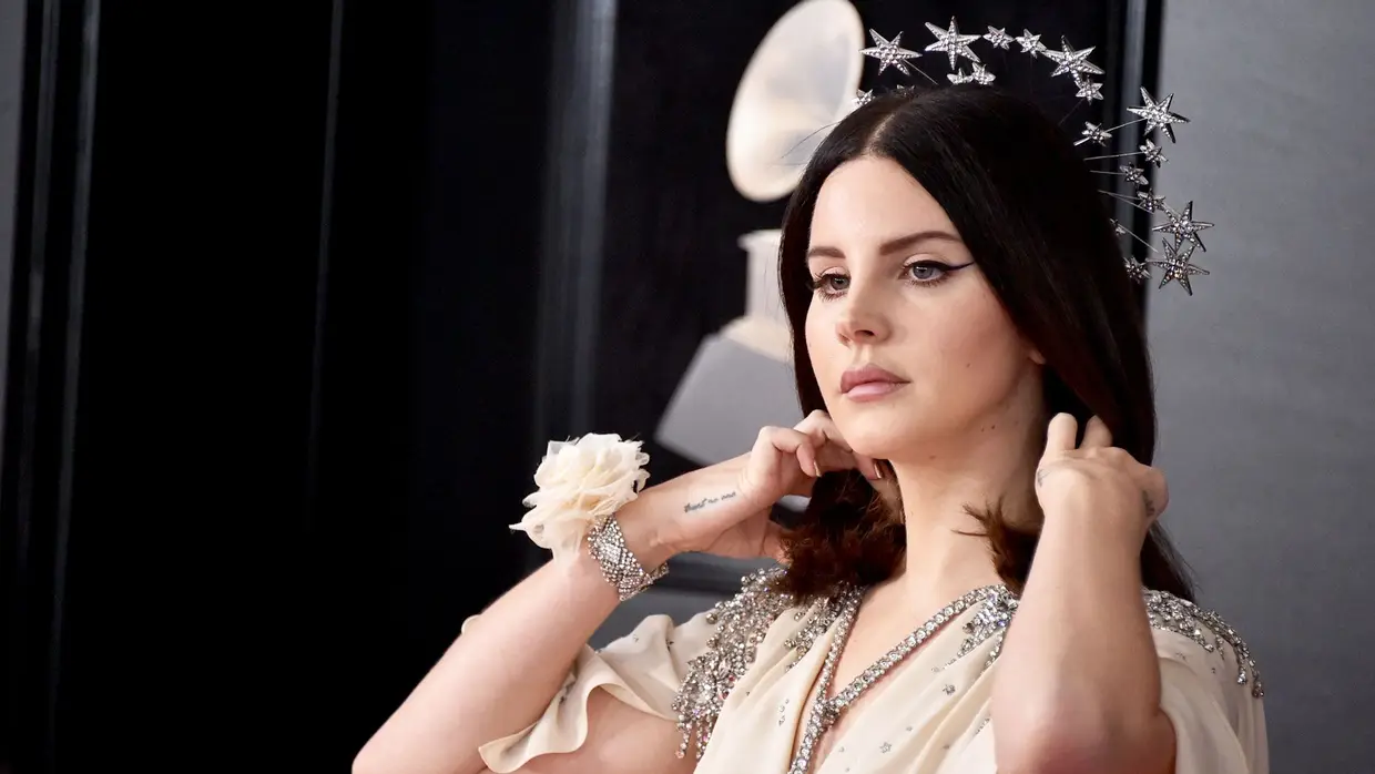 Lana Del Rey na passadeira vermelha