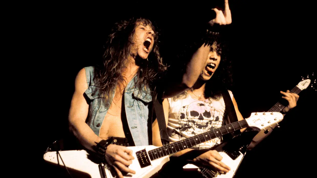 James Hetfield e Kirk Hammett em 1984, na Europa