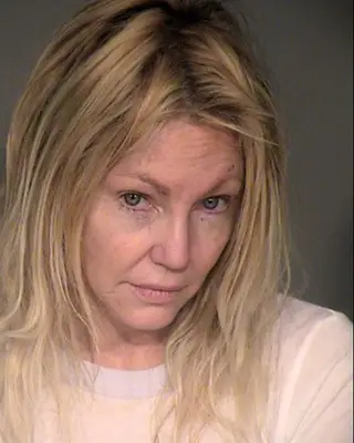 Fotografia de Heather Locklear captada aquando da sua detenção a 25 de fevereiro