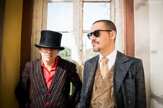 Dead Combo fazem check-in no “Odeon Hotel”. Uma conversa sobre a gentrificação de Lisboa, Fernando Pessoa e uma “viagem” ao Brasil