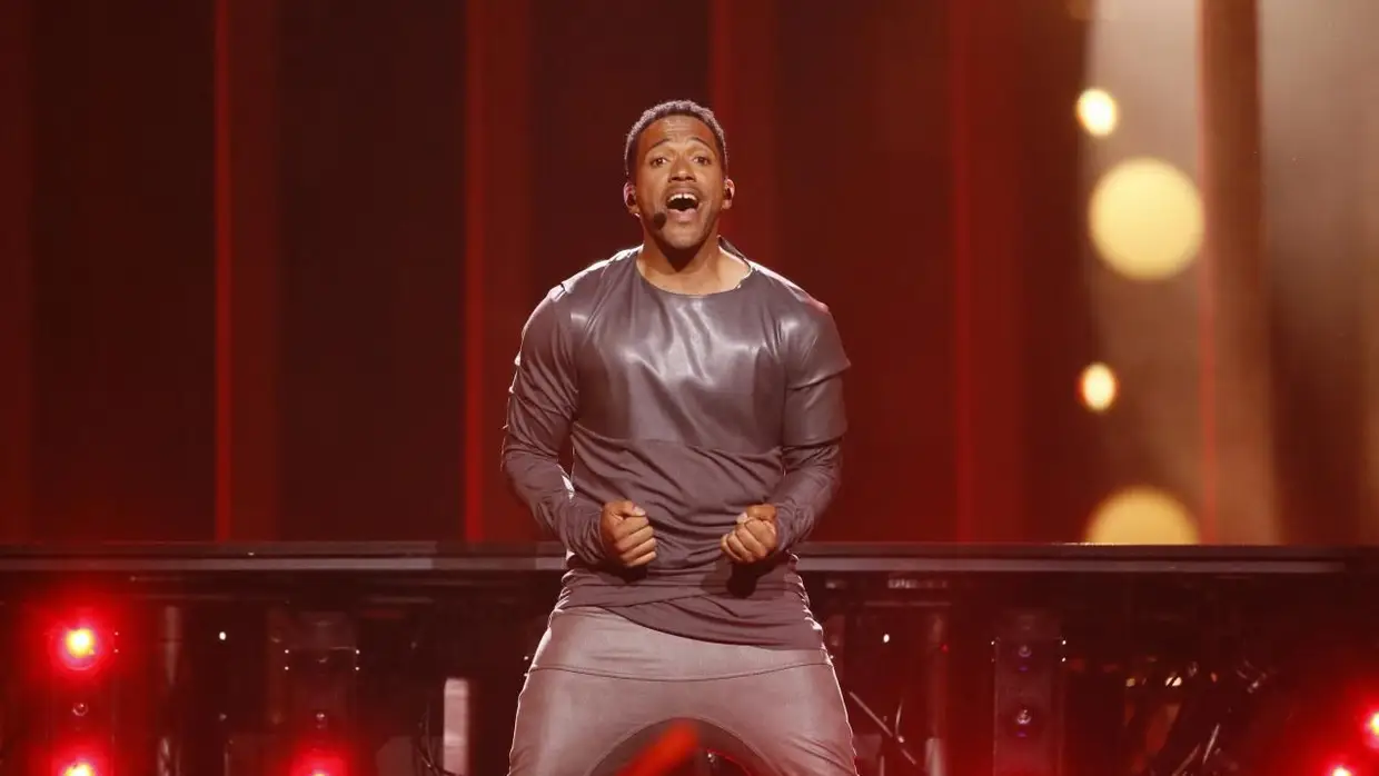 O austríaco Cesár Sampson impressionou com a sua voz a fazer lembrar Labrinth. 'Nobody But You' é uma das finalistas