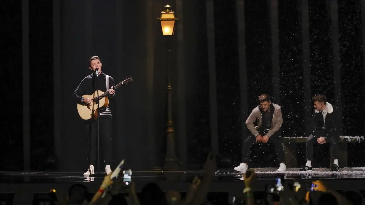 O concorrente irlandes, Ryan O'Shaughnessy, cantou o amor e até teve direito a neve
