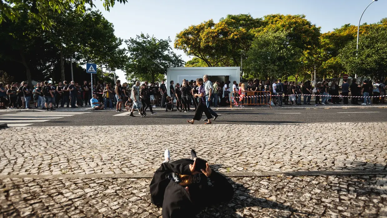Ambiente do concerto de Kiss e Megadeth em Oeiras