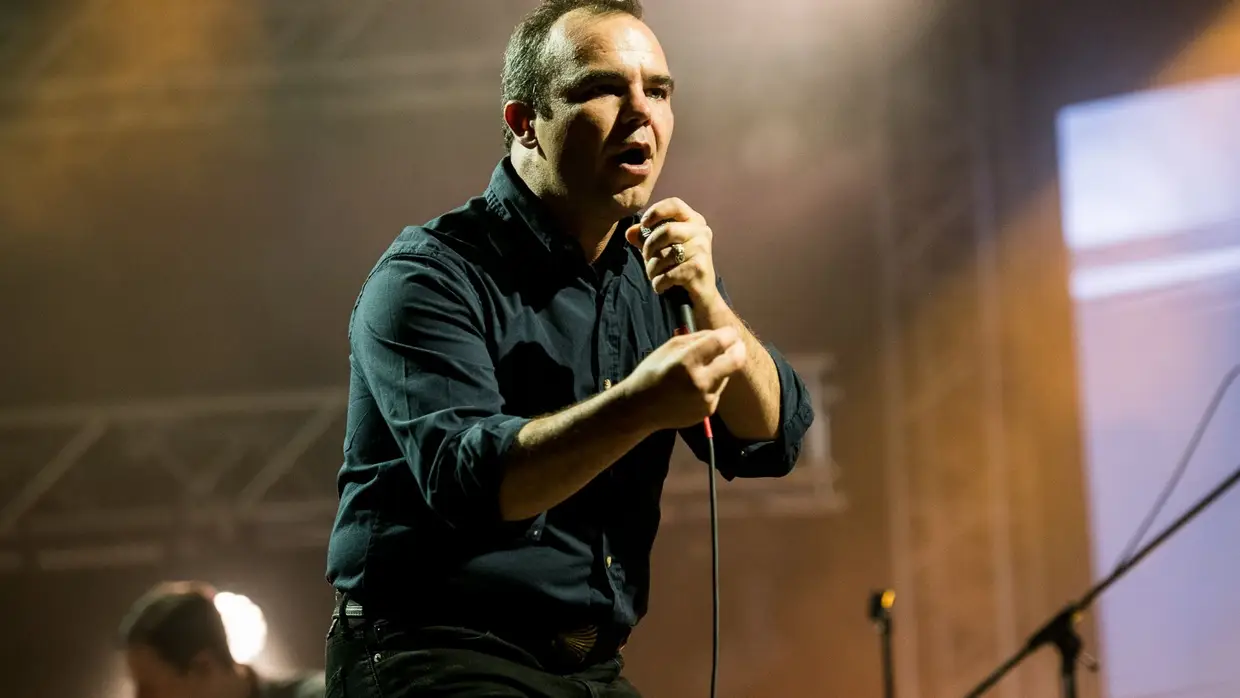 Samuel T. Herring, dos Future Islands, no Palco Sagres