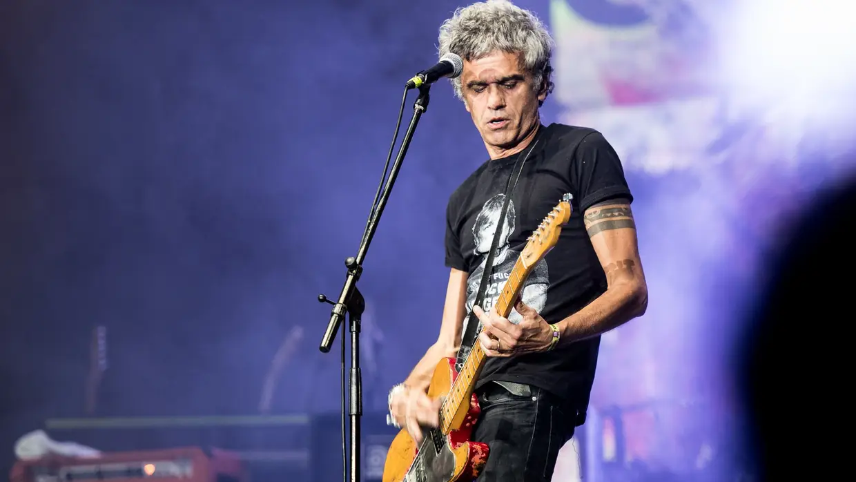 Tó Trips cantou 'Submissão', dos Xutos