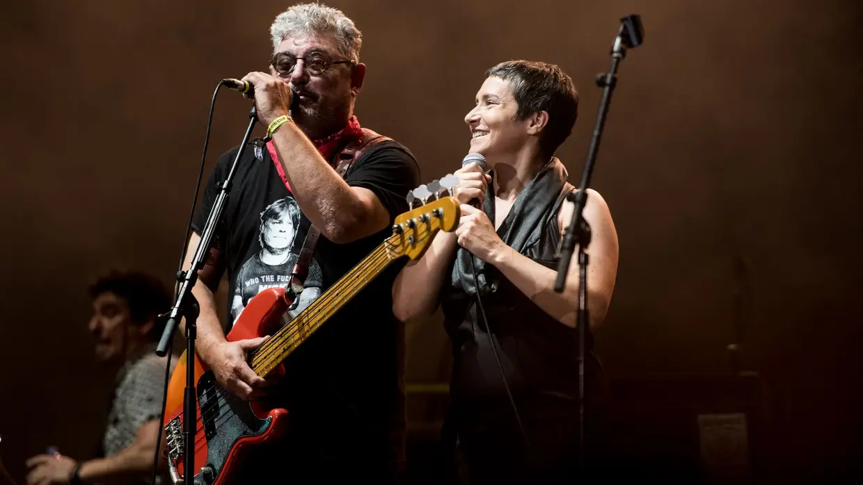 Manuela Azevedo com Tim