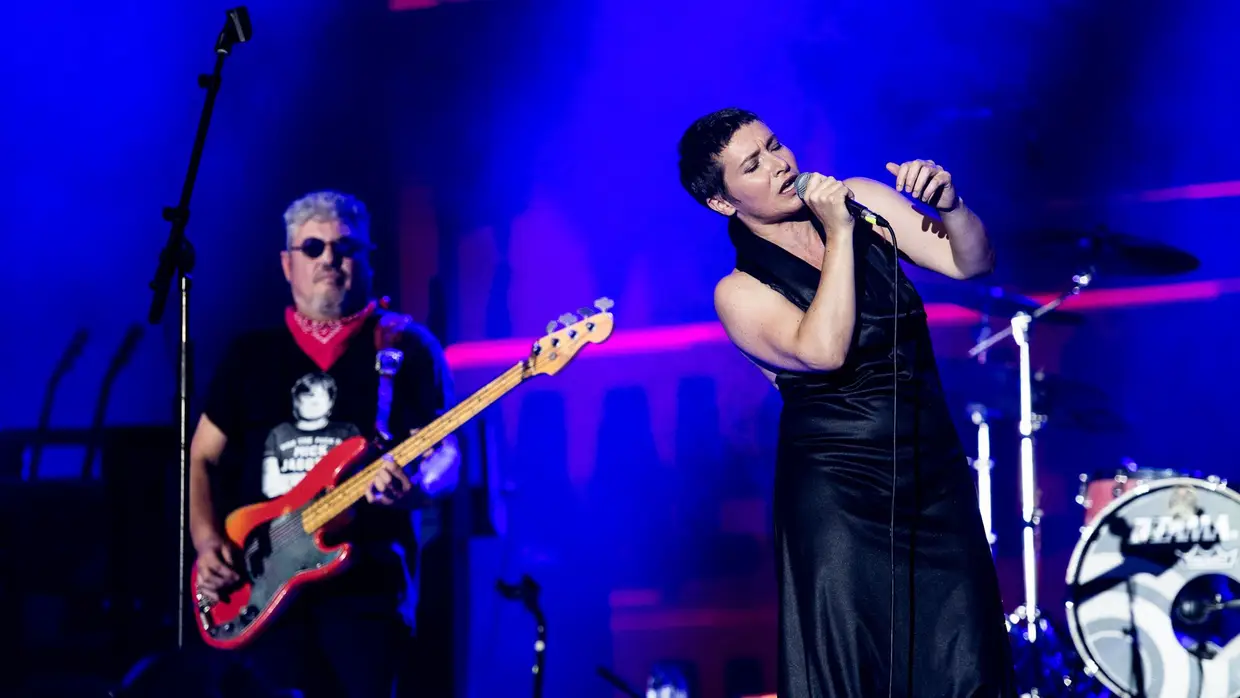Juntos, cantaram 'Conta-me Histórias'