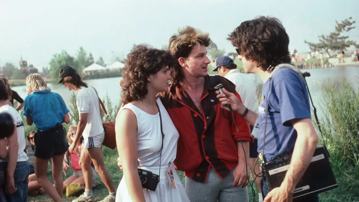 Bono e a mulher, Ali Hewson, entrevistados para a rádio nos Estados Unidos