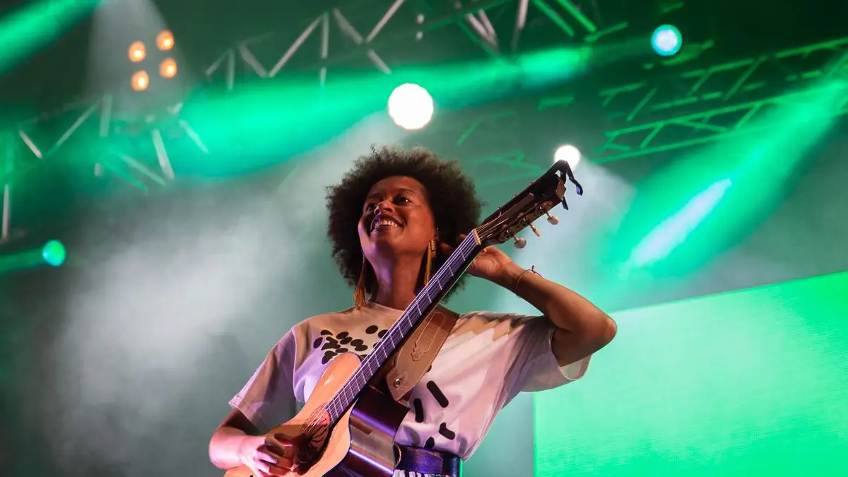 O Sol da Caparica: Sara Tavares