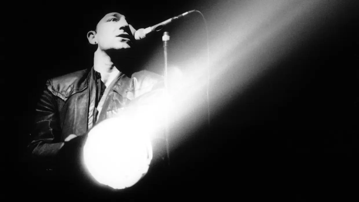 Bono no mesmo concerto parisiense