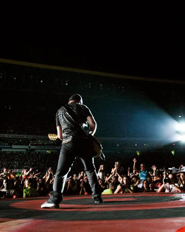 U2 no Estádio José Alvalade, em Lisboa, a 14 de agosto de 2005
