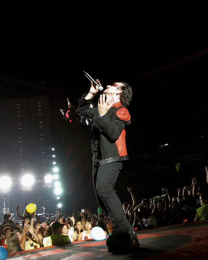 U2 no Estádio José Alvalade, em Lisboa, a 14 de agosto de 2005