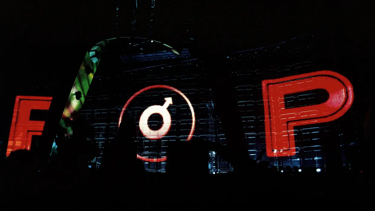 U2 ao vivo no Estádio José Alvalade, em Lisboa, 11 de setembro de 1997