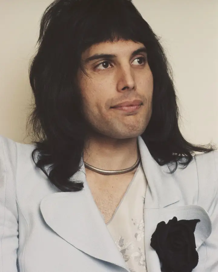 Fotografado no apartamento de Holland Road, West Kensington (Londres), em 1973-74