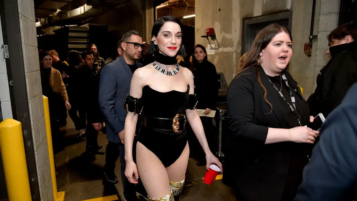 St. Vincent nos bastidores