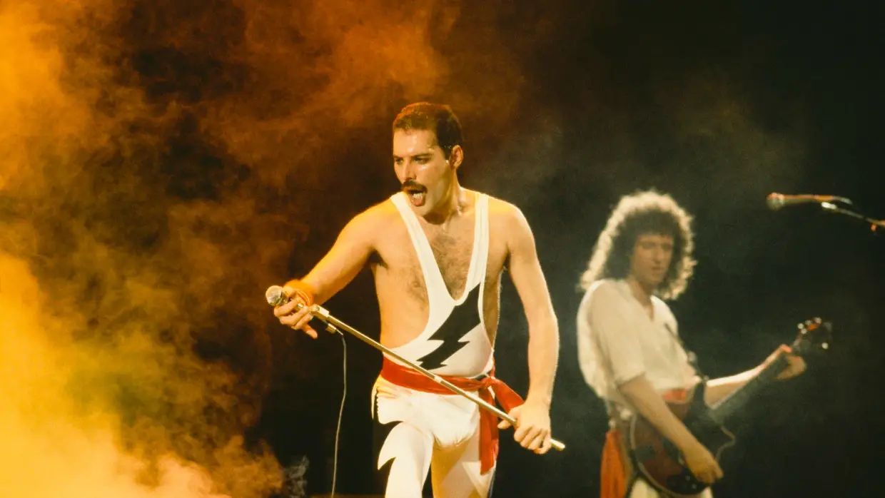 Freddie Mercury e Brian May no palco do Rock in Rio 1985