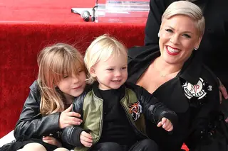 Pink perdeu o 17º Grammy da sua carreira... mas recebeu um especial feito pelos filhos