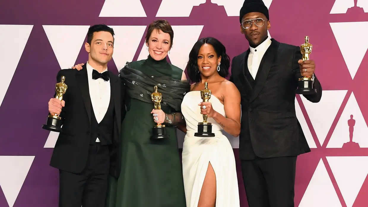 Os quatro vencedores das categorias de representação: Rami Malek, Olivia Colman, Regina King e Mahershala Ali