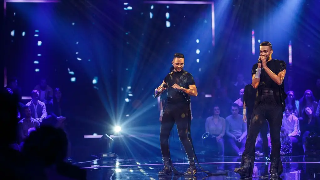 A dupla leva consigo ao palco o tema 'A Dois'