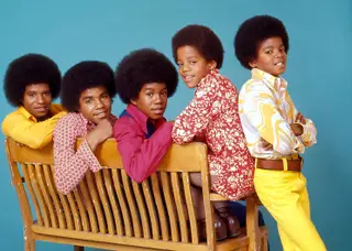 Os cinco Jacksons: Michael à direita