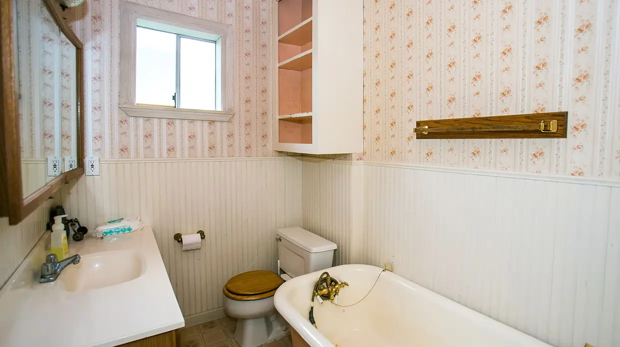A casa onde cresceu Kurt Cobain em Aberdeen: casa de banho