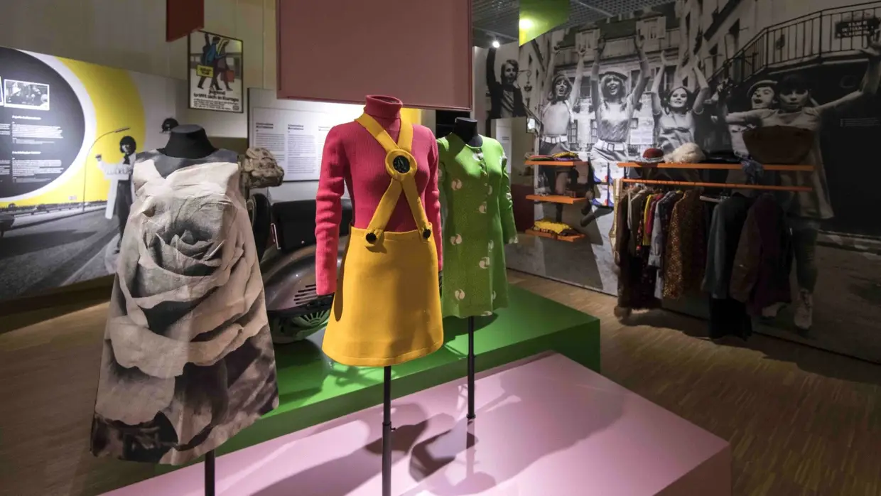 1960s - Generation Revolution - Fashion Reflecting Social Change