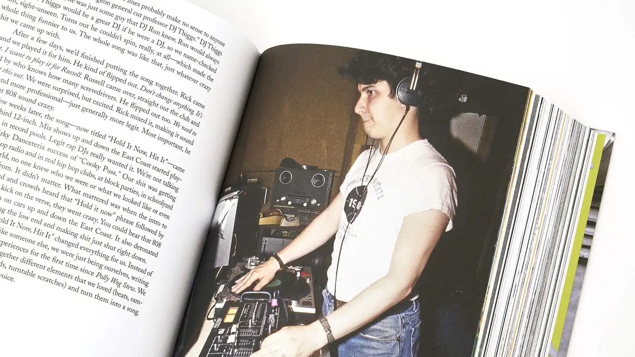 Imagens do interior de "Beastie Boys Book"