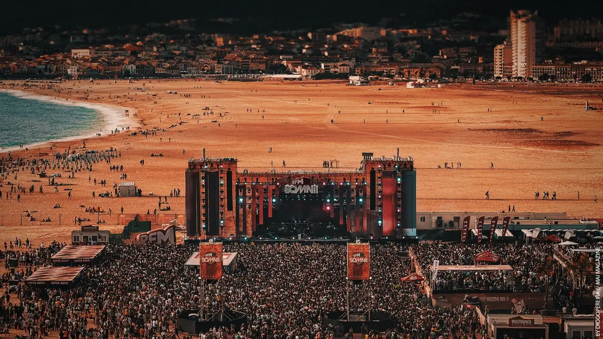 RFM Somnii fora de palco