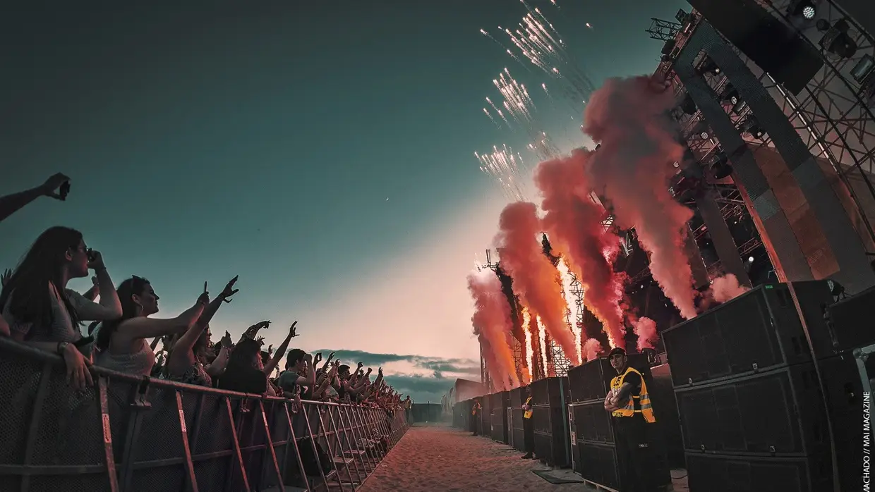 RFM Somnii fora de palco