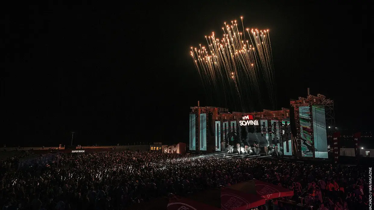 RFM Somnii fora de palco