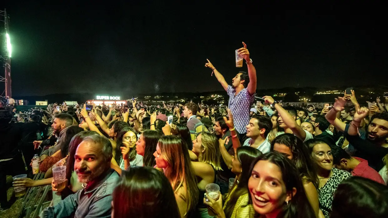 Metronomy no Super Bock Super Rock 2019
