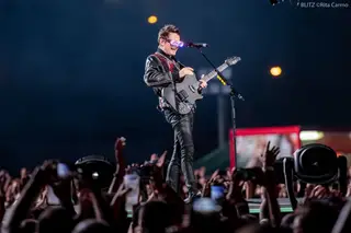 Os 'filósofos' Muse ao vivo no Passeio Marítimo de Algés. Ninguém os controla, eles vão sempre ganhar