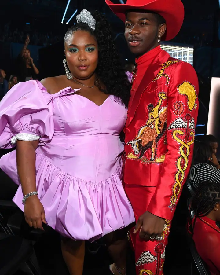 Lizzo e Lil Nas X, duas das grandes revelações do ano, juntos no backstage