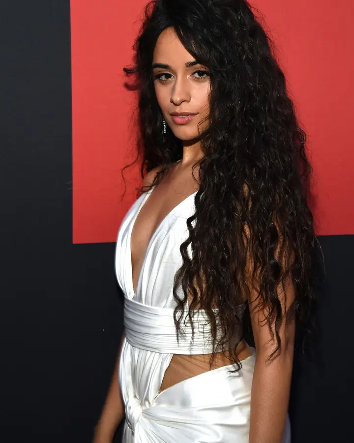 Camila Cabello à chegada ao evento