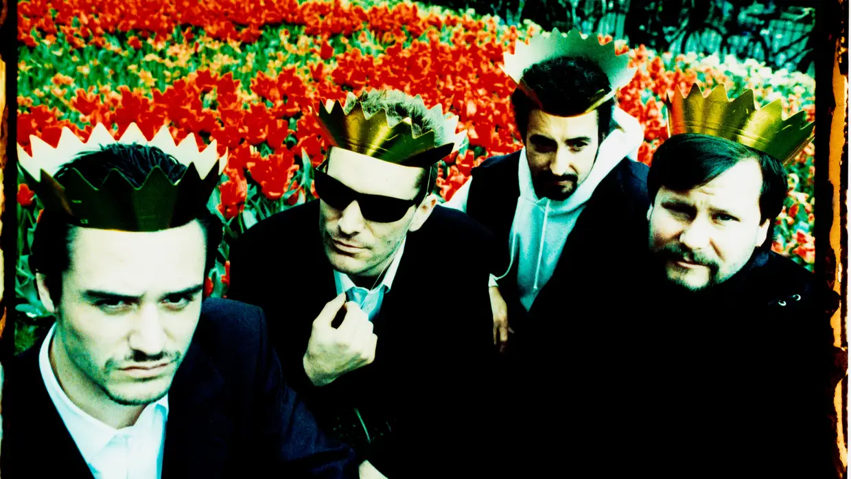 Fotografados em 1997, ano em que editaram "Album of the Year"