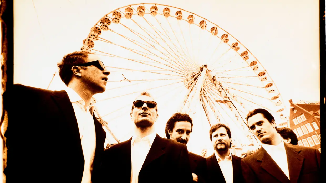 Abril de 1997, na Holanda. Dois meses antes do lançamento de "Album of the Year"
