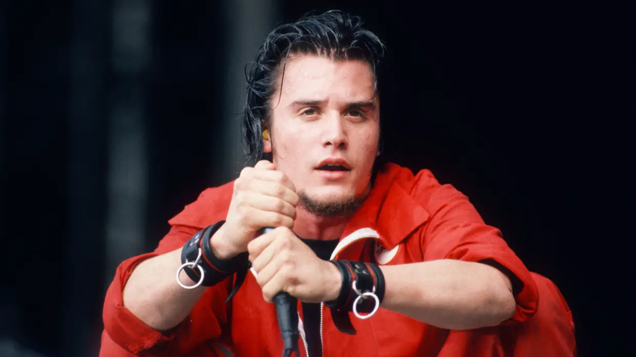 Mike Patton ao vivo no estádio do Feyenoord, em Roterdão (Holanda), 1992