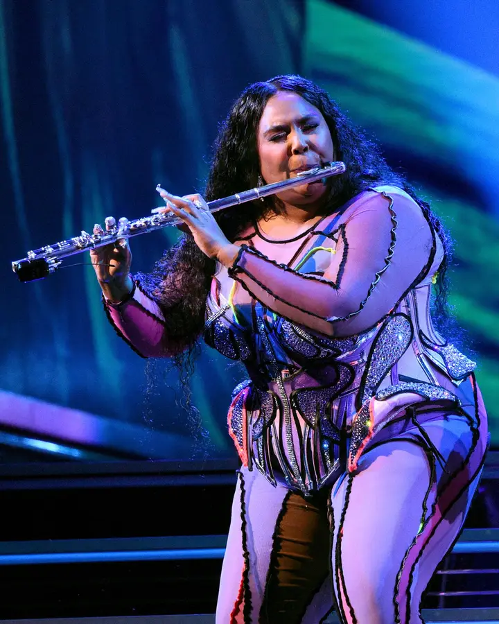 Lizzo foi a protagonista da atuação de abertura
