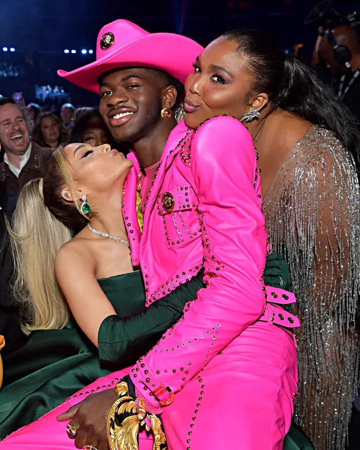 Lil Nas X com Ariana Grande e Lizzo