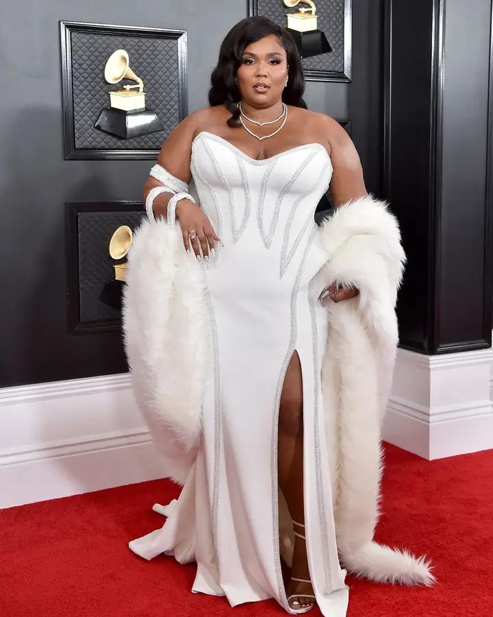 Lizzo na passadeira vermelha