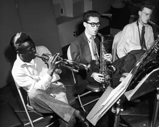 Miles Davis, Lee Konitz e Gerry Mulligan nas sessões de gravações de "Birth of the Cool", a 21 de janeiro de 1949, em Nova Iorque