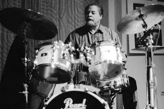 Jimmy Cobb (1929-2020). O adeus do mais delicado génio da bateria