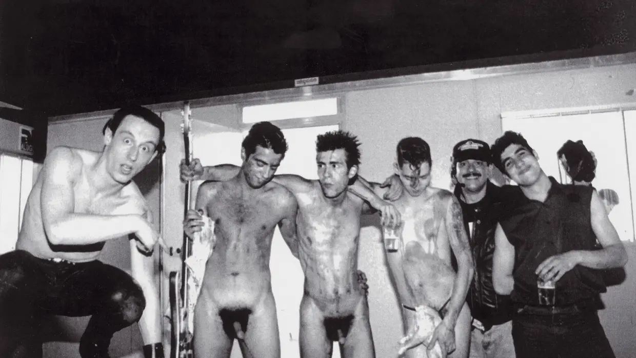 Tédio Boys no backstage de um concerto na década de 90