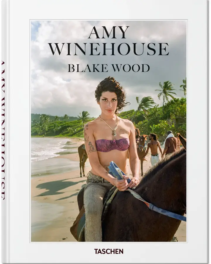 A capa do livro "Amy Winehouse", de Blake Wood