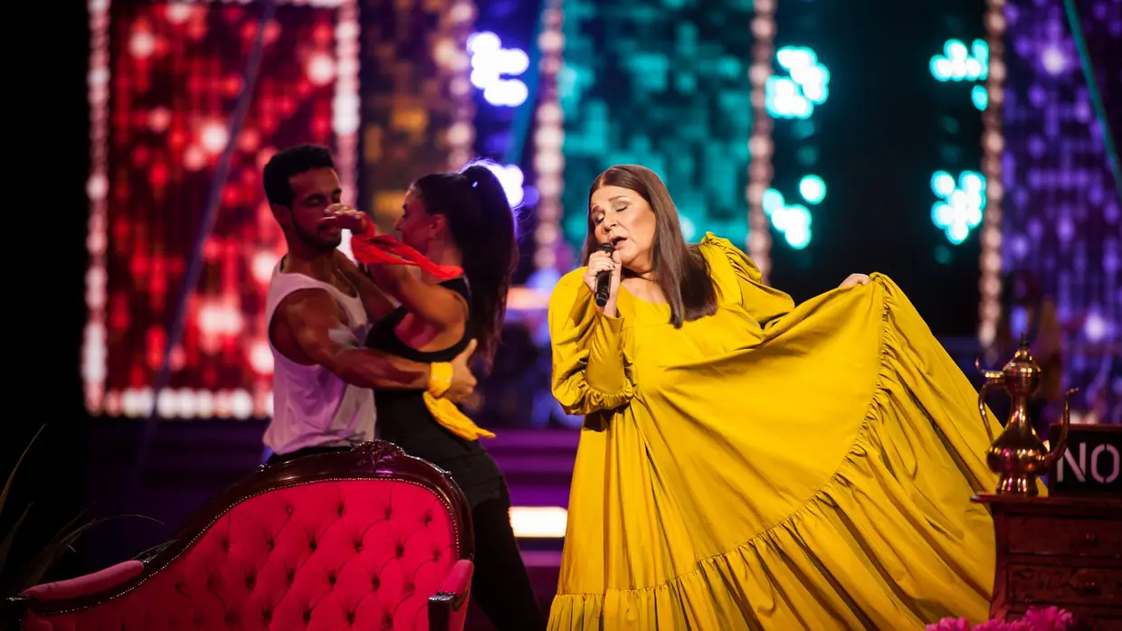 Lena d'Água abriu a cerimónia dos Prémios Play 2020 a cantar 'Grande Festa'